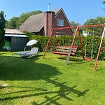 Traumhaftes Geraeumiges Ferienhaus In Meernaehe